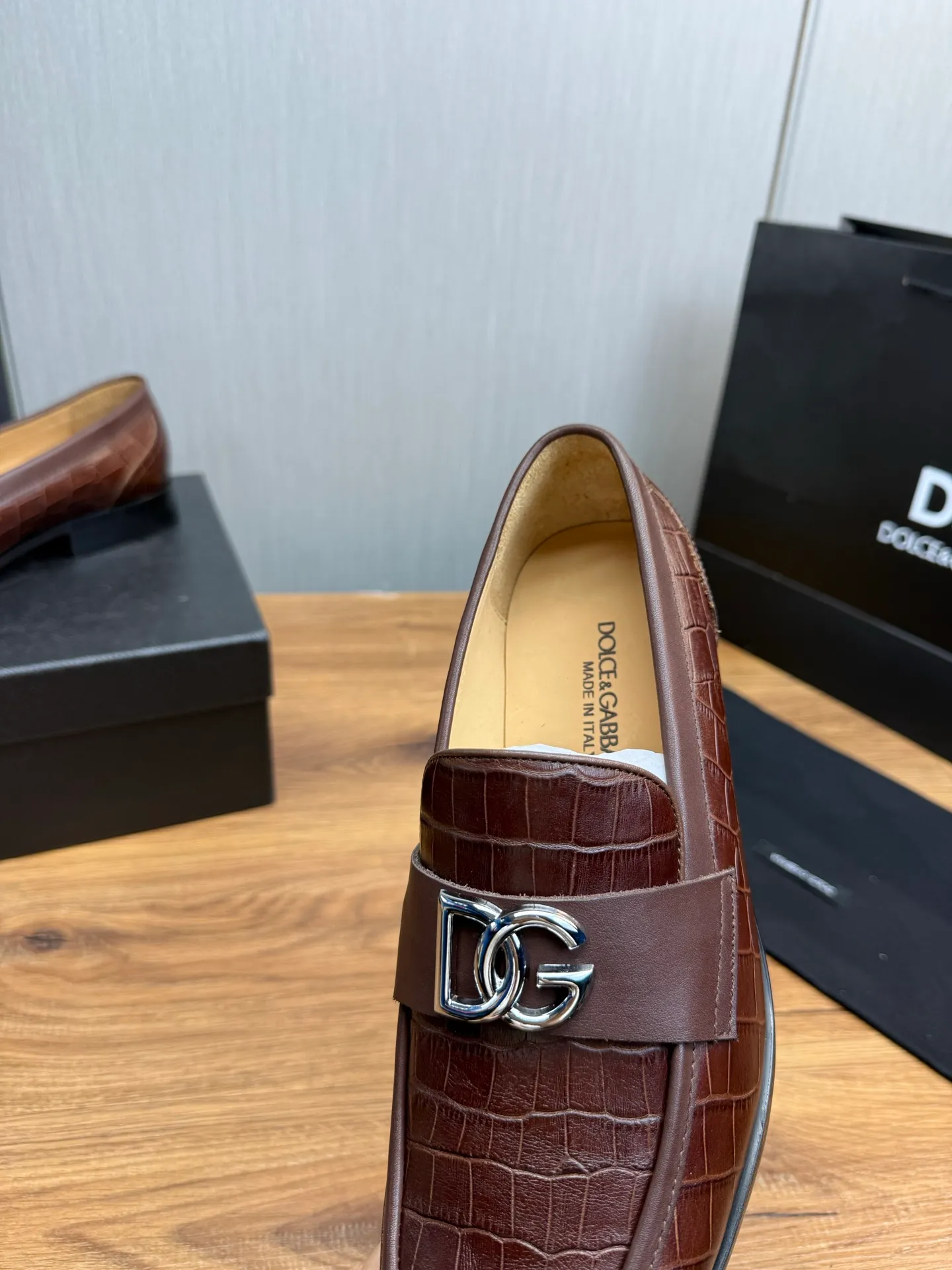 Factory price 520💰 Dolce&G .DG men's loafers👞 Classic and fashionable style, embellished with personalized DG logo. Imported cowhide, open-edge beaded cowhide, cowhide lining, original non-slip and wear-resistant outsole Size: 39-44 (customized at 38.45)